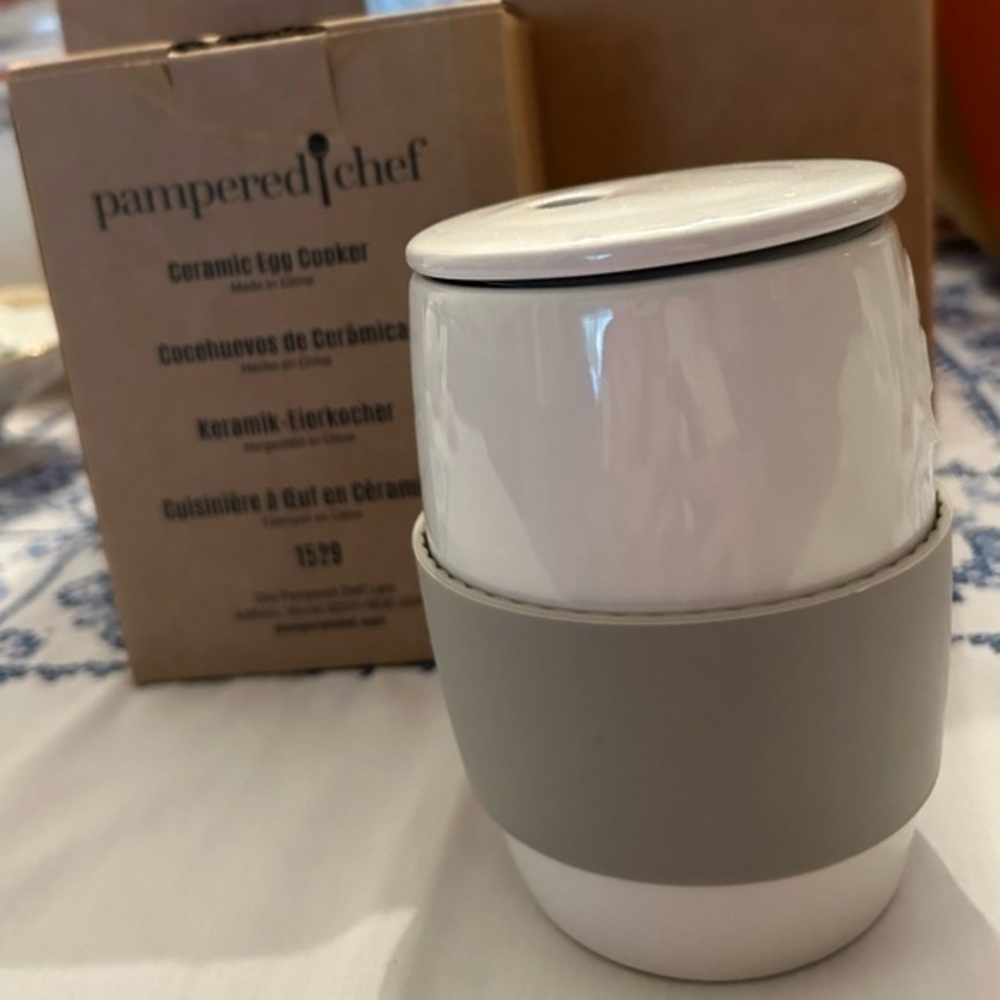 Pampered Chef Ceramic Egg Cooker Microwave